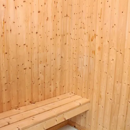 Three-bedroom Holiday In * Hals
